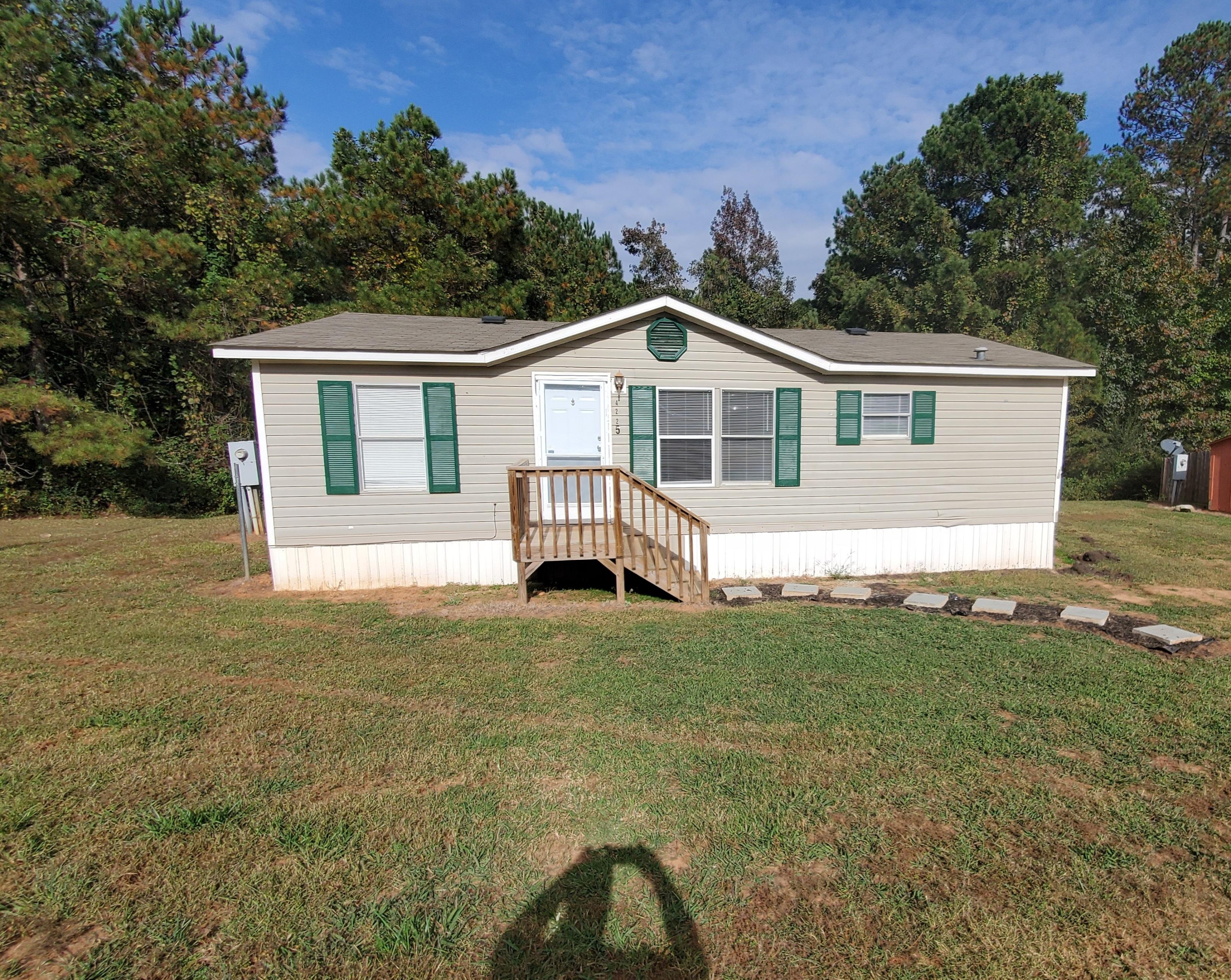 4225 Holcomb Cir.